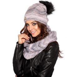 Komplet czapka pompon + komin lc102. Czapki zimowe marki Lemoniade. W wyprzedaży za 79.00 zł.