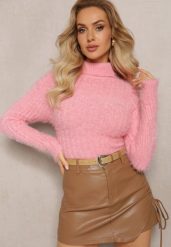 Jasnoróżowy Golf z Puchatego Materiału z Wełną i Długim Rękawem Geolla. Czerwone swetry Renee, na jesień, bez wzorów, z wełny, bez ramiączek. Za 34.99 zł.