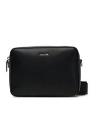 Calvin Klein Torebka Ck Must Small Camera Bag LV04F3097G Czarny. Czarne listonoszki Calvin Klein, bez wzorów, ze skóry, bez dodatków. Za 439.99 zł.