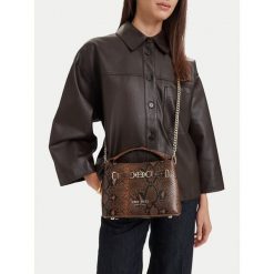 Torebka Nine West. Brązowe torebki klasyczne Nine West, bez wzorów, klasyczne, bez dodatków. Za 229.99 zł.