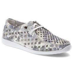 Półbuty damskie Artiker, cholewka ze skóry naturalnej licowej z ażurowymi wycięciami i nadrukiem na płaskiej podeszwie, białe, 58C0712. Białe półbuty wsuwane Artiker, w ażurowe wzory, ze skóry, bez obcasa, na płaskiej podeszwie. Za 239.00 zł.