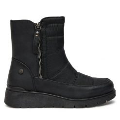 Botki Refresh. Czarne botki Refresh, bez wzorów, bez obcasa, na płaskiej podeszwie, bez zapięcia. Za 159.99 zł.