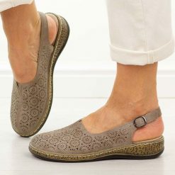 Khaki ażurowe półbuty damskie bez pięty Potocki 24325. Brązowe półbuty wsuwane POTOCKI, na lato, w ażurowe wzory, z jeansu, eleganckie, z okrągłym noskiem, bez obcasa, na płaskiej podeszwie. Za 139.00 zł.