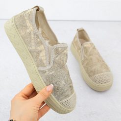 Espadryle damskie wsuwane z koronką beżowe Artiker 56C2127. Brązowe espadryle Artiker, bez wzorów, z koronki, bez obcasa. Za 99.00 zł.