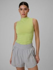 4F Top treningowy slim szybkoschnący damski - zielony XL. Zielone topy sportowe 4f, xl, bez wzorów, z materiału, na fitness i siłownię. Za 99.99 zł.