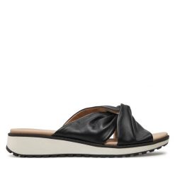 Klapki Caprice. Czarne klapki Caprice, bez wzorów, bez obcasa, bez zapięcia. Za 279.99 zł.