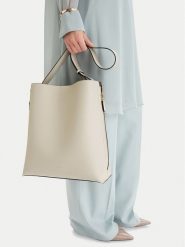 GINO ROSSI Torebka EO-WEN-3 Écru. Białe torebki klasyczne Gino Rossi, bez wzorów, z materiału, bez dodatków. Za 298.99 zł.