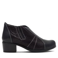 Półbuty Go Soft. Czarne półbuty wsuwane GO SOFT, bez wzorów, bez obcasa, na obcasie. Za 219.99 zł.