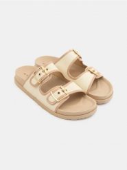 Klapki z dwoma paskami - brązowy. Brązowe klapki Sinsay, bez wzorów, bez obcasa, bez zapięcia. Za 39.99 zł.