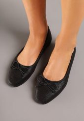 Czarne Balerinki Vices z Kokardką i Tłoczeniem Imitującym Skórę Węża Mirtewi. Czarne baleriny Born2be, bez wzorów, z jeansu, eleganckie, bez obcasa, na płaskiej podeszwie, bez zapięcia. Za 49.99 zł.