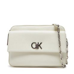 Torebka Calvin Klein. Czerwone listonoszki Calvin Klein, bez wzorów, bez dodatków. Za 529.99 zł.