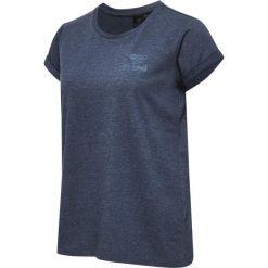 Koszulka damska sportowa T-shirt Hummel Isobella T-shirt. Niebieskie t-shirty sportowe Hummel, xs, bez wzorów, z materiału, bez ramiączek, do biegania. Za 178.00 zł.