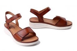 JOSEF SEIBEL 76401 205 370 Sevran 01 cognac, sandały damskie. Brązowe sandały Josef Seibel, bez wzorów, ze skóry, bez obcasa, bez zapięcia. Za 379.90 zł.