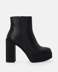 CZARNE BOTKI NA WYSOKIM OBCASIE H017LEBLOBB045. Czarne botki Venezia, bez wzorów, ze skóry, bez obcasa, bez zapięcia. Za 459.00 zł.