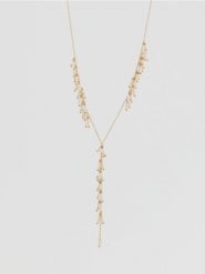 Naszyjnik z zawieszkami - biały. Białe naszyjniki Reserved. Za 59.99 zł.