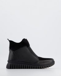 SPORTOWE BOTKI DAMSKIE WW0635 BLACK. Czarne botki Venezia, bez wzorów, ze skóry, sportowe, bez obcasa, bez zapięcia. Za 229.00 zł.
