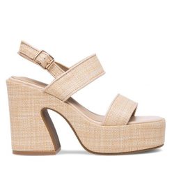 Sandały DeeZee. Brązowe sandały DeeZee, bez wzorów, bez obcasa, na słupku, bez zapięcia. Za 149.99 zł.