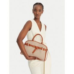 Torebka Coccinelle. Brązowe torebki klasyczne Coccinelle, bez wzorów, klasyczne, bez dodatków. Za 1,849.00 zł.