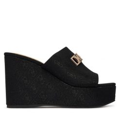 Klapki Guess. Czarne klapki Guess, z aplikacjami, bez obcasa, bez zapięcia. Za 549.99 zł.