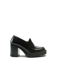 British Passport Skórzane mokasyny w kolorze czarnym rozmiar: 40. Czarne mokasyny British Passport, bez wzorów. Za 448.99 zł.