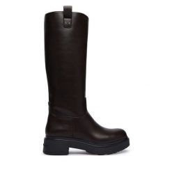 Kozaki Armani Exchange. Brązowe kozaki Armani Exchange, bez wzorów, bez obcasa, na płaskiej podeszwie, bez zapięcia. Za 1,169.00 zł.