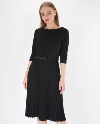 Elegancka sukienka midi. Czarne sukienki Unisono, l, bez wzorów, z tkaniny, eleganckie, bez kołnierzyka, bez ramiączek, midi. Za 269.00 zł.
