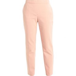 Someday. CELANA Chinosy pale blush. Chinosy marki someday. Za 359.00 zł.