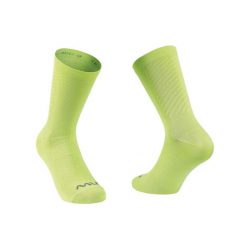 Skarpety rowerowe NORTHWAVE Switch Sock. Fioletowe skarpetki Northwave, bez wzorów. Za 65.00 zł.