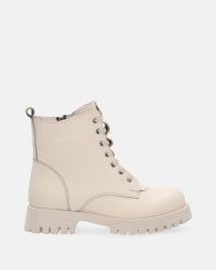 BEŻOWE SKÓRZANE BOTKI 23752 BEIGE. Brązowe botki Venezia, bez wzorów, ze skóry, bez obcasa, bez zapięcia. Za 449.00 zł.