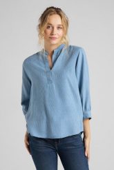 LEE ESSENTIAL BLOUSE DAMSKA KOSZULA FADED BLUE L45VGIOF 112110605. Niebieskie koszule Lee, l, bez wzorów, bez kołnierzyka, bez ramiączek. Za 129.99 zł.