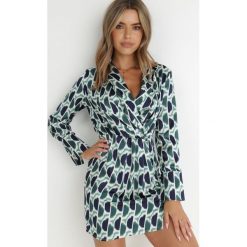Zielona Sukienka z Gumką w Pasie Veraia. Zielone sukienki Born2be, na imprezę, l, bez wzorów, eleganckie, bez kołnierzyka, bez ramiączek, mini, kopertowe. W wyprzedaży za 161.49 zł.