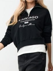 Bluza - czarny. Czarne bluzy Sinsay, l, bez wzorów, bez ramiączek, bez kaptura. Za 49.99 zł.