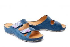 DR. BRINKMANN 700517-05 blau, klapki profilaktyczne damskie. Niebieskie klapki Dr. Brinkmann, bez wzorów, ze skóry, bez obcasa, na koturnie, bez zapięcia. Za 349.90 zł.