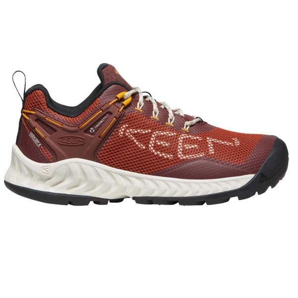 Buty trekkingowe damskie Keen Nxis Evo Wp. Czerwone buty trekkingowe Keen, bez wzorów, bez zapięcia, trekkingowe. W wyprzedaży za 340.00 zł.