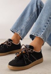 Czarne Sneakersy Typu Klasyczne Tenisówki Retro z Podwójnym Wiązaniem z Frędzlami Kotena. Czarne trampki Renee, bez wzorów, z jeansu, casualowe, bez zapięcia. Za 99.99 zł.