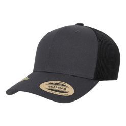 Dwukolorowa Czapka Z Daszkiem Z Recyklingu YP Classics. Białe czapki z daszkiem FLEXFIT, bez wzorów, z bawełny, retro. Za 65.99 zł.