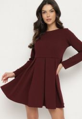 Bordowa Elegancka Sukienka o Rozkloszowanym Kroju Temitonia. Czerwone sukienki Born2be, m, bez wzorów, eleganckie, bez kołnierzyka, bez ramiączek, mini, rozkloszowane. W wyprzedaży za 97.99 zł.