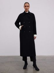 BGN Płaszcz przejściowy w kolorze czarnym rozmiar: 40. Czarne płaszcze BGN, bez wzorów, z tkaniny, bez kaptura. Za 360.17 zł.