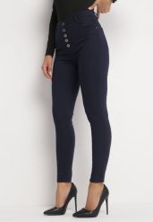 Granatowe Spodnie Skinny Kyllienne. Niebieskie jeansy Born2be, na wiosnę, l, bez wzorów, z jeansu, z podwyższonym stanem, długie. W wyprzedaży za 59.49 zł.