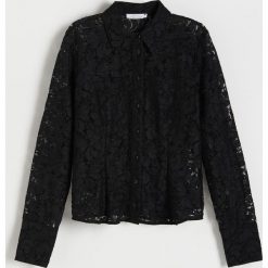 Koronkowa koszula - Czarny. Czarne koszule Reserved, l, bez wzorów, z koronki, bez kołnierzyka, bez ramiączek. Za 149.99 zł.