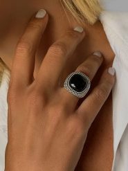 DI GIORGIO Srebrny pierścionek z onyksem rozmiar: 58. Czarne pierścionki DI GIORGIO, z onyksem, srebrne. Za 325.03 zł.