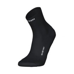 Skarpetki do biegania Kiprun Run 900 średnie grube. Niebieskie skarpetki KIPRUN, bez wzorów, z dzianiny. Za 39.99 zł.