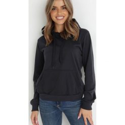 Czarna Bluza z Kapturem Anitta. Czarne bluzy Born2be, s, bez wzorów, casualowe, bez ramiączek, z kapturem. Za 69.99 zł.
