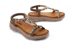 Artiker Relaks 58C009 Beżowy, sandały damskie. Brązowe sandały Artiker Relaks, bez wzorów, bez obcasa, na płaskiej podeszwie, bez zapięcia. Za 164.90 zł.