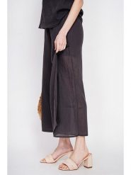 Le Jardin du Lin Lniane kuloty w kolorze czarnym rozmiar: 40. Czarne spodnie materiałowe Le jardin du lin, bez wzorów, ze lnu, z podwyższonym stanem. Za 130.99 zł.