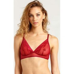Biustonosz w kolorze fuksji. Czerwone biustonosze Lace Up, bez wzorów. W wyprzedaży za 169.95 zł.