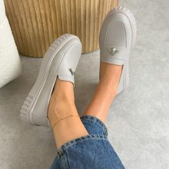 Beżowe skórzane półbuty damskie Vinceza 93204. Brązowe półbuty wsuwane VINCEZA, na lato, bez wzorów, z jeansu, eleganckie, bez obcasa. Za 189.00 zł.