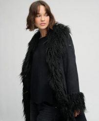 Superdry Long Afghan Coat długi płaszcz slim z materiału sztruksowego – Black. Czarne płaszcze Superdry, z aplikacjami, z materiału, boho, bez kaptura. Za 656.95 zł.