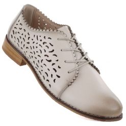 Skórzane półbuty damskie ażurowe beżowe Cambell 19386. Brązowe półbuty wsuwane Cambell, w ażurowe wzory, ze skóry, bez obcasa. Za 199.99 zł.