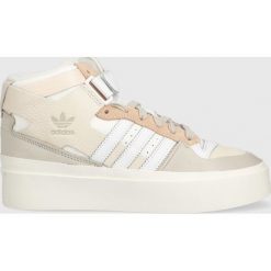 Adidas Originals sneakersy FORUM BONEGA kolor beżowy. Brązowe buty sportowe lifestyle adidas Originals, bez wzorów, z gumy, sportowe, z okrągłym noskiem, bez zapięcia. Za 549.99 zł.